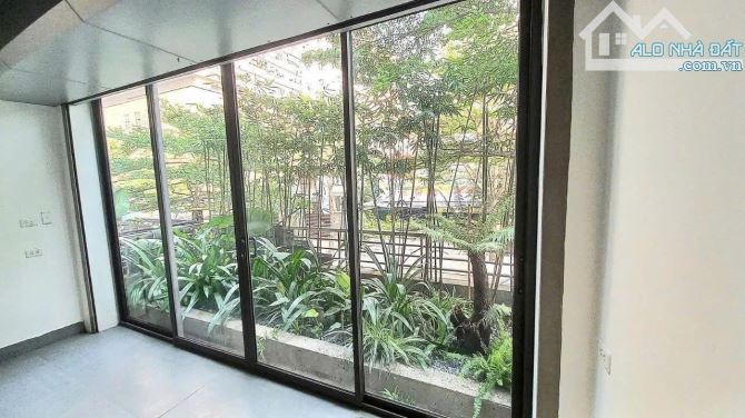 BÁN MẶT PHỐ LẠC LONG QUÂN, KINH DOANH, MT RỘNG 8M, VỈA HÈ ĐÁ BÓNG 143M CHỈ 63 TỶ - 2
