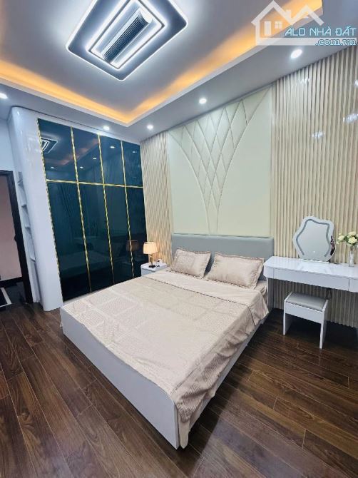 Chỉ 7.45 tỷ có nhà mới Hoàng Mai, HBT - 35m2, 4 ngủ, tặng toàn bộ NT mới toanh - 2