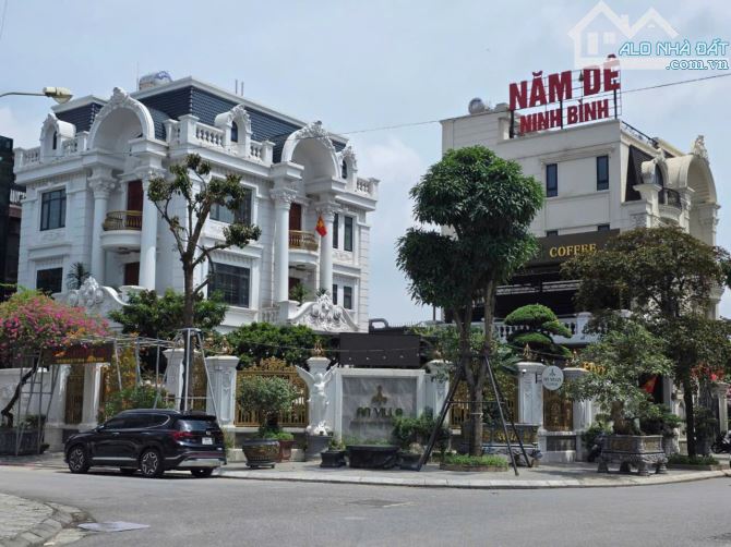 ĐẤT ĐẸP VUÔNG VẮN TRUNG TÂM THỊ TRẤN TRÂU QUỲ - 40m2 - 5.55 tỷ - 2