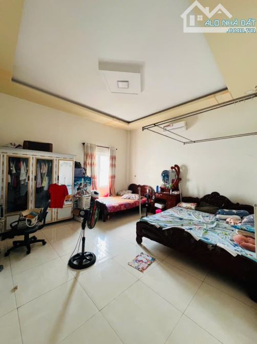 Bán nhà 2 tầng mặt tiền kinh doanh gần tên lửa 100m2 đường rộng 8m chỉ 6 tỷ thương lượng - 2