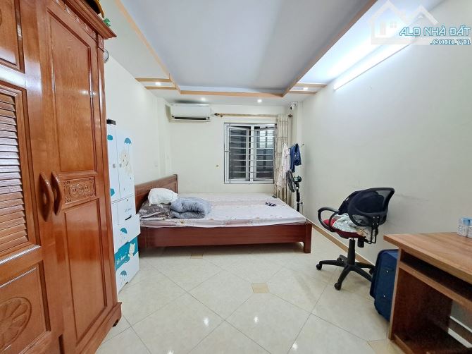 bán nhà Hoàng Ngân - 56m2 - ngõ rộng 4m - oto đỗ cựa - 13,3 tỷ - 2