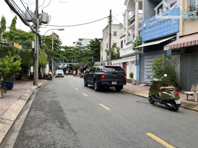 Nhà 3 tầng BTCT Khuông Việt, hẻm 8m có lề, 70m², 3PN, tiện ở và làm vp, chỉ 10.8 tỷ TL - 2