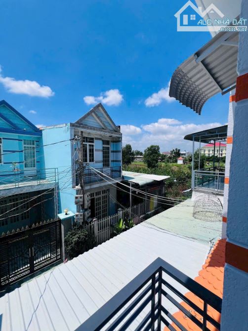 Bán nhà Cần Giuộc , hẻm xe hơi, đường Trị Yên, 72m2, 1 lầu, ngay thị trấn, nhỉnh 1 tỷ - 2