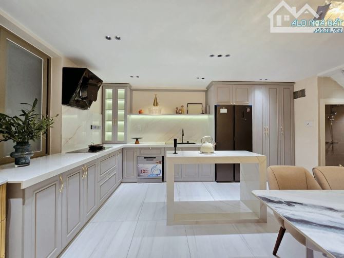 VỊ TRÍ ĐẮC ĐỊA!! MẶT PHỐ LƯƠNG VĂN CAN - LÔ GÓC - 55M2 -4 TẦNG - 5M MẶT TIỀN- ÔTÔ TRÁNH - 2