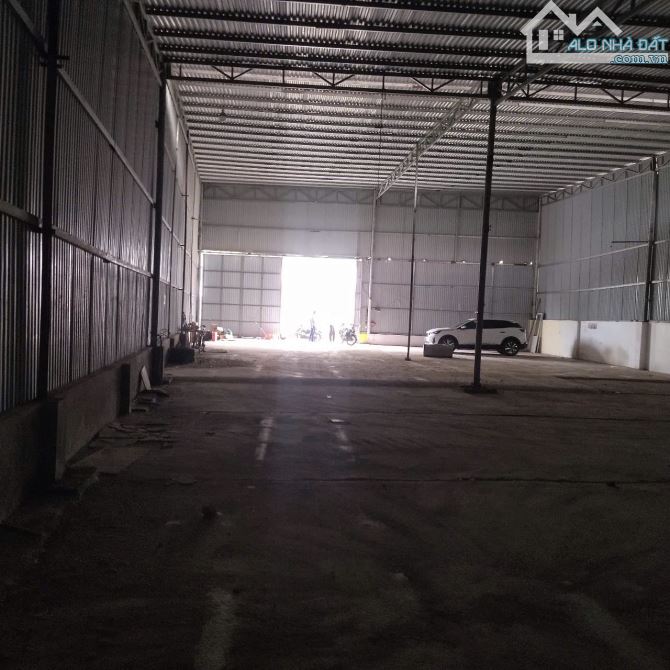 Cho thuê kho đường Văn Tiến Dũng, Bắc Từ Liêm, HN. DT 500m, có điện 3fa, xe công đỗ cửa. G - 2