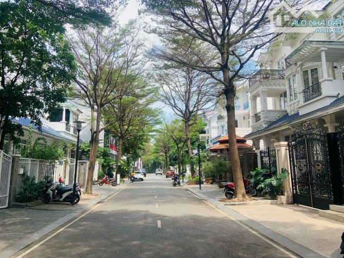 Biệt Thự Sài Gòn Pearl 92 Nguyễn Hữu Cảnh Phường 22 - giáp Q1, Hầm 4 TẦNG, Giá : 93 Tỷ TL - 2