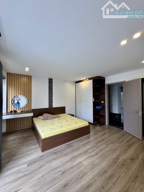 Bán nhà Đàm Quang Trung - Cổ Linh, 6 tầng thang máy - 2