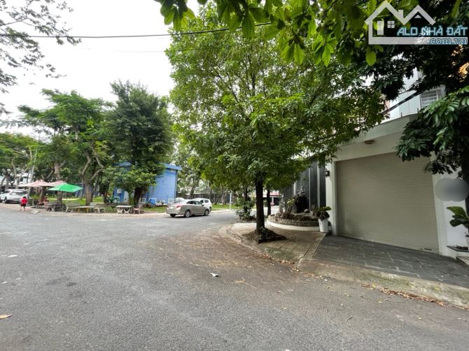 Biệt Thự 8x15m Góc 2 Mặt Tiền-Đối Diện Công Viên-Xây 1 Hầm 1 Trệt 2 Lầu-Nhà Mới Ở Liền - 2