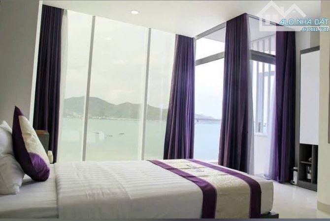 Bán khách sạn Lô Góc view biển Hòn Chồng cực đẹp và hiếm. Giá chỉ 45 tỷ - 2