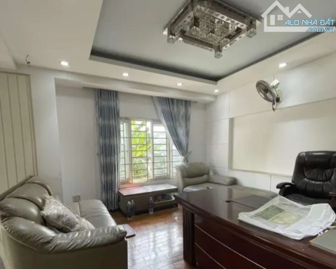 Biệt Thự Lô Góc 2MT Nguyễn Sơn, Tân Phú – 126m² (11x11.5m), 4 Tầng, NT Cao Cấp – 18.5 Tỷ - 2
