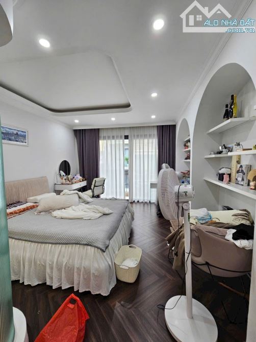 BÁN NHÀ PHÂN LÔ HOÀNG QUỐC VIỆT- Ô TÔ TRÁNH, VỈA HÈ- 60M2, 5 TẦNG_ GIÁ 17.5 TỶ - 2