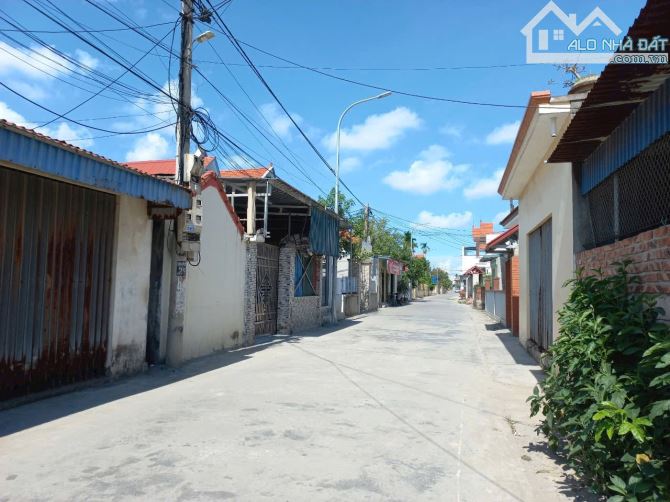 Duy nhất lô 81m mặt đường liên Thôn Hoàng Động cạnh chợ kinh doanh buôn bán cực tốt 2,x tỷ - 2