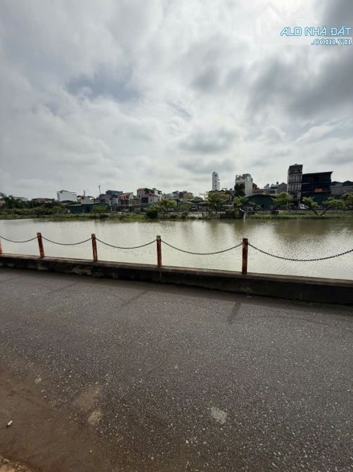 BÁN NHÀ BÁT KHỐI 16 tỷ 100m VIEW HỒ ĐIỀU HÒA, LONG BIÊN - 2