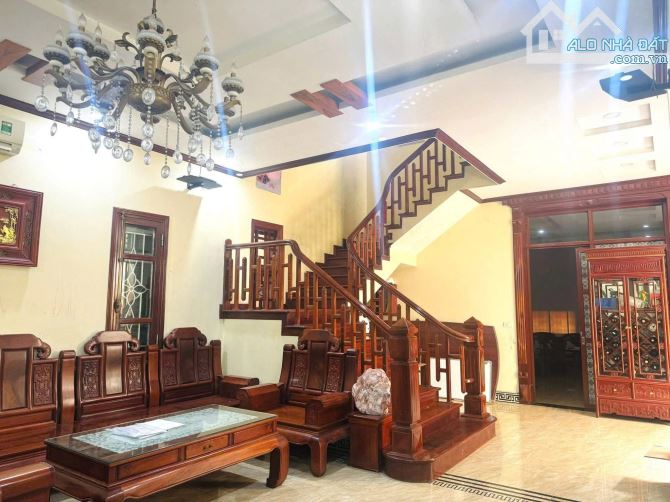 100tr/m2 - Biệt thự sân vườn Ngọc Hồi Pháp Vân 260m2 * 3 tầng, MT13m nhà đẹp giá 27.5 tỷ - 2