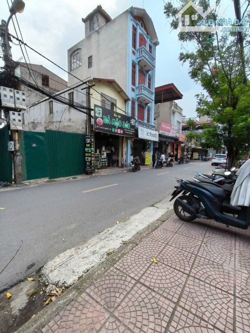MẶT PHỐ Ô CÁCH 15 tỷ 66m VỈA HÈ KINH DOANH CHO THUÊ ĐỈNH,LONG BIÊN - 2