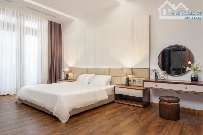 Bán Biệt phủ lô góc quận Hà Đông 1200m2 MT35m đường 40m hoàn thiện đẳng cấp giá 200tr/m2 - 2