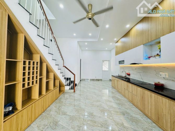 Bán Siêu Phẩm 4 tầng Mặt Tiền đường 7m5 Đinh Đức Thiện, Gần Biển. Giá chỉ 7 tỷ 1 tl - 1