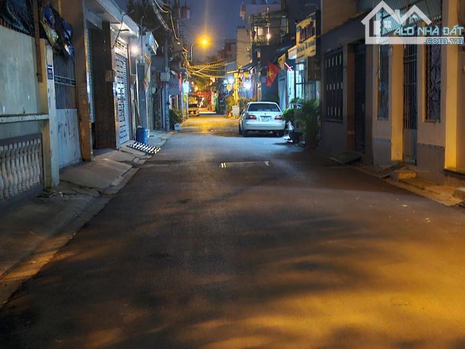 Bán nhà mặt tiền 4 tầng 10x25m giá 16 tỷ Đường Trung Mỹ Tây 1 - 2