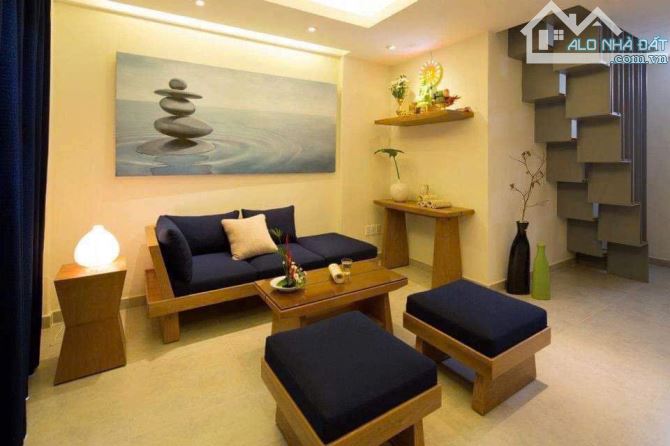 XE HƠI QUAY ĐẦU 50m²- NGANG 6,5 HIẾM CÓ KHÓ TÌM-SÁT Q1-PHONG CÁCH NHẬT GIẢM CÒN 8,05 Tỷ - 2