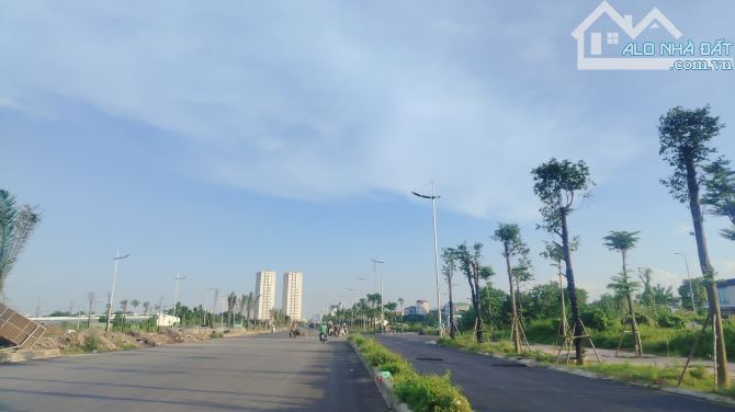 Bán đất Phân Lô Xuân Phương, 110m2, mặt tiền 11m, vỉa hè, ô tô tránh - Xây tòa cực đẹp - 2