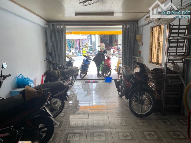 EM CẦN BÁN NHÀ MẶT TIỀN CHỢ THỨ 3-AN BIÊN-HỢP TÁC MÔI GIỚI- GIÁ 3,15 TỶ - 2