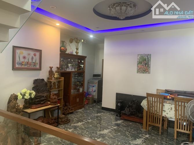 GẤP BÁN NHÀ 2TẦNG, VÀO Ở NGAY, CẠNH CHỢ HÒA KHÁNH, TRUNG TÂM LIÊN CHIỂU. 3.6 TỶ - 3