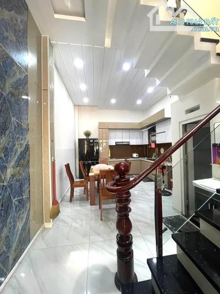 NGAY CẦU PHÚ XUÂN - HẺM 6M XE HƠI TRÁNH - NHÀ 3 TẦNG , Giá chỉ 5.7 Tỷ - 3