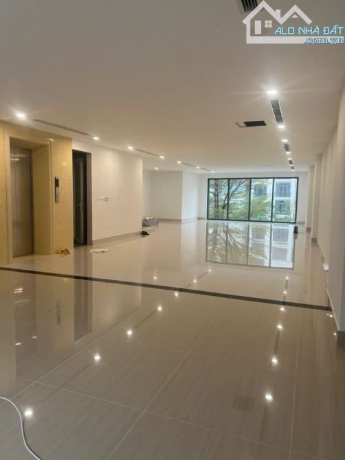 Bán nhà phố Hùynh Thúc Kháng Đống Đa 100m2 9 tầng 20m mặt tiền kinh doanh ngày đêm - 3