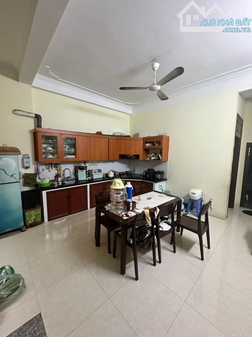 BÁN NHÀ ĐẤU GIÁ MẬU LƯƠNG . PHÂN LÔ VỈA HÈ .KINH DOANH.MT 5 M. NHÀ 5 TẦNG . DT 60 M - 3