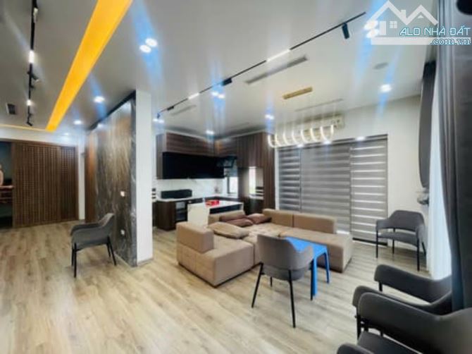 B.T SÂN VƯỜN NGHỈ DƯỠNG, ĐẲNG CẤP, 1092M FULL THỔ CƯ - Ô TÔ TRÁNH TẠI GIA LÂM. - 3