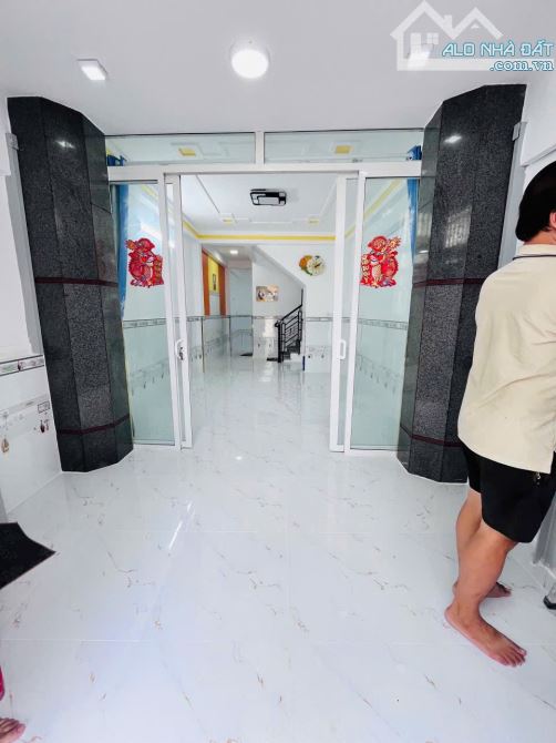 (Q8)NHÀ BÁN LƯƠNG VĂN CAN- SỔ NỞ HẬU-VÀO Ở NGAY-NHĨNH 4 TỶ - 3