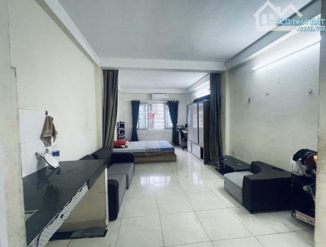 HOÀNG QUỐC VIỆT - PHẠM VĂN ĐỒNG - LÔ GÓC - CÁCH OTO 80m *Dt 40m2* 7 TỶ - 3