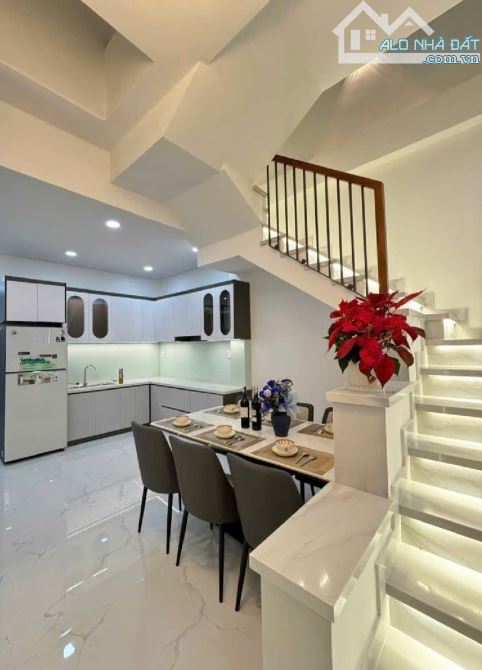 BÁN NHÀ NGAY METRO Q12, HẺM THÔNG XE TẢI, 2 TẦNG, 4X20M, CHỈ 6TY250, TẶNG NỘI THẤT - 3