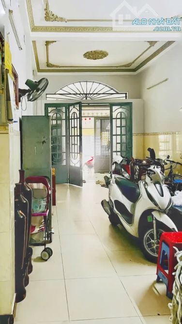 Nhà 3 tầng BTCT Khuông Việt, hẻm 8m có lề, 70m², 3PN, tiện ở và làm vp, chỉ 10.8 tỷ TL - 3