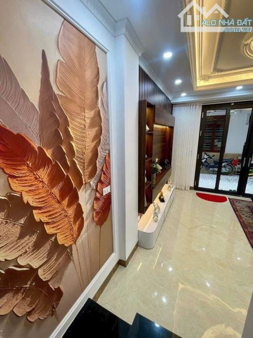 SIÊU PHẨM PHẠM VĂN ĐỒNG - 6 TẦNG THANG MÁY MỚI TINH - NGÕ 1 NHÀ RA Ô TÔ TRÁNH - 3