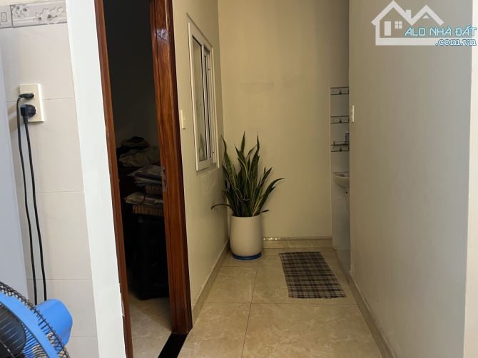 Nhà 3 tầng xây ở đẹp, ngang 6m, đường 6m, Đông Hoà, giáp Thủ Đức, chỉ 6,15 tỷ - 3