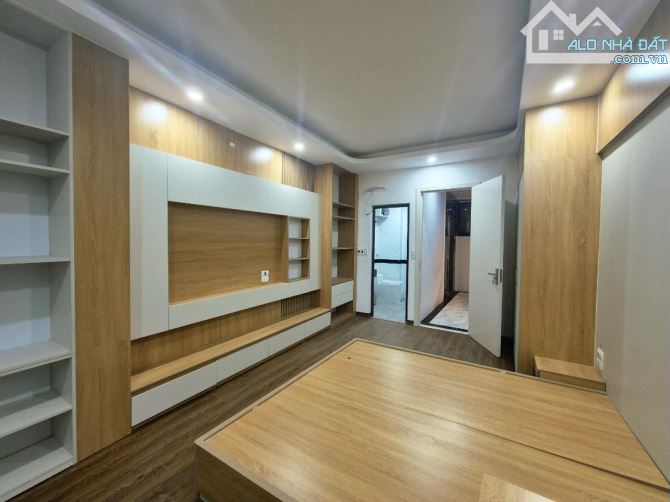 THỊNH LIỆT-🏡PHÂN LÔ-6 TẦNG NHÀ MỚI-THANG MÁY-Ô TÔ ĐỖ CỬA - 3