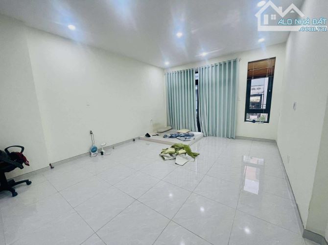 NHÀ LÊ QUANG ĐỊNH 4 TẦNG 135m2 NỞ HẬU, 7 PN ĐANG CHO THUÊ - GIÁ 19.9 TỶ - 3