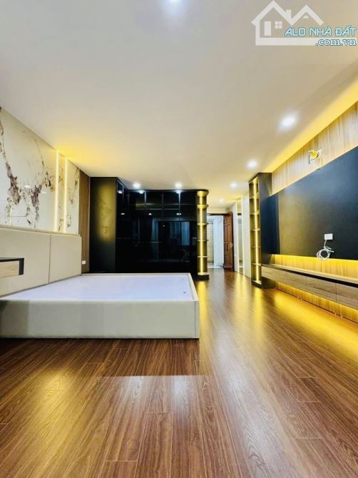 BÁN NHÀ PHÂN LÔ ĐỀN LỪ - HOÀNG MAI - GARA ÔTÔ - THANG MÁY - DT 54M x 6T. GIÁ BÁN 18.6 TỶ - 3