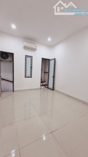 NHÀ ĐẸP LẠC LONG QUÂN – CẦU GIẤY – 6 TẦNG – THANG MÁY – Ô TÔ – 11.5 TỶ - 3
