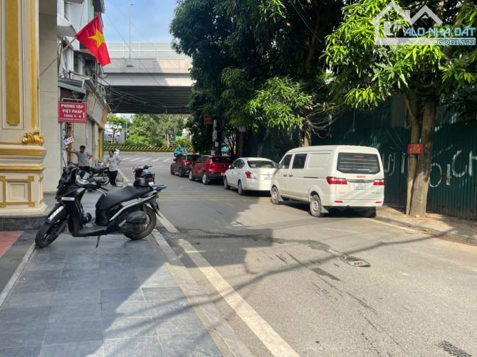 BÁN ĐẤT LÔ GÓC SÁT PHỐ 36 TỶ 110m MT 6,1m VỈA HÈ Ô TÔ TRÁNH PHẠM VĂN ĐỒNG BẮC TỪ LIÊM - 3