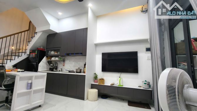 NHÀ ĐẸP 3 TẦNG - SÁT KDL SUỐI TIỀN - NHỈNH 5 TỶ - FULL NỘI THẤT - 3