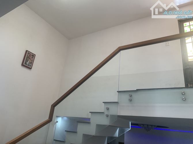 GẤP BÁN NHÀ 2TẦNG, VÀO Ở NGAY, CẠNH CHỢ HÒA KHÁNH, TRUNG TÂM LIÊN CHIỂU. 3.6 TỶ - 4