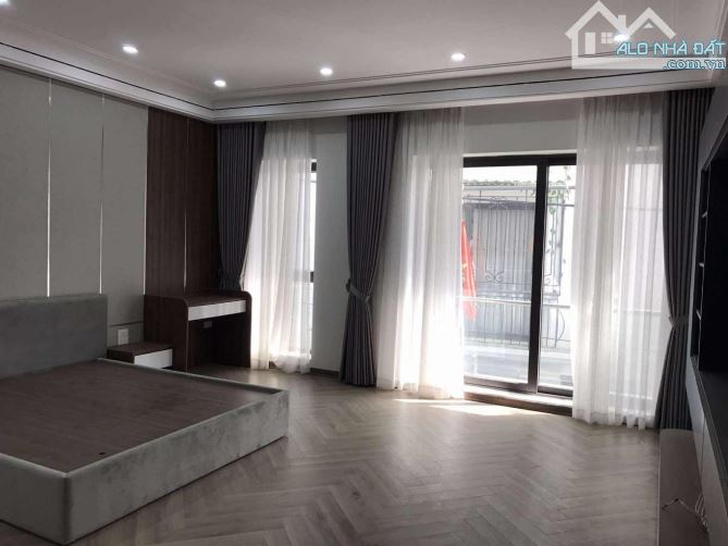 ✅️✅️ BÁN NHÀ BỒ ĐỀ - 67M, 6 TẦNG - LÔ GÓC - GARA Ô TÔ - THANG MÁY NHẬP KHẢU - GẦN PHỐ - VỊ - 4