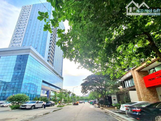 BÁN TOÀ NHÀ NGÕ 605 LẠC LONG QUÂN TÂY HỒ 100M2 X 6 TẦNG , MẶT NGÕ TO NHƯ PHỐ, VỈA HÈ 6M - 4