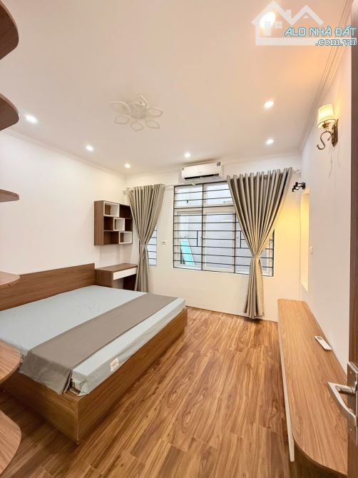 KIM NGƯU , 43M² , MẶT TIỀN 4,2M , NGÕ THÔNG SÁT Ô TÔ  , NHÀ MỚI FULL NỘI THẤT , 9,7 TỶ - 4