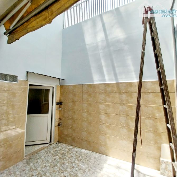 Nhà Mới 2 Lầu 4.3x24m Mặt Tiền Đường Hiệp Thành 26, P.Hiệp Thành Quận 12 Giá 14tr/th Cọc 2 - 4