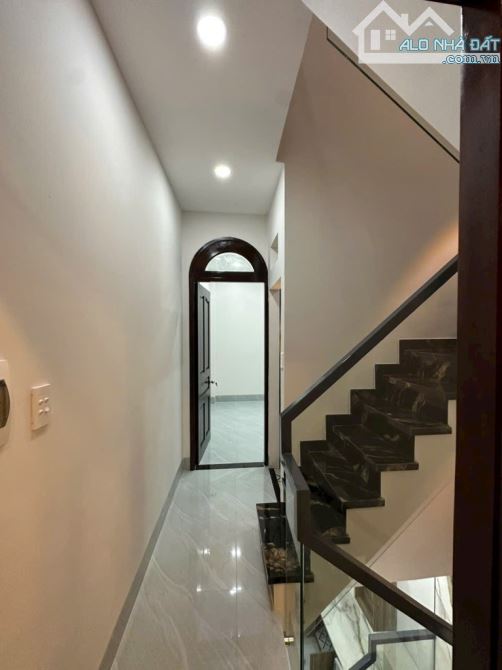 Tân Hòa Đông , P14 , Q6. -DT : 3 x 11 ,3 tầng. Giá 4,9 tỷ TL.   -Kết cấu : Trệt 2 lầu - 4