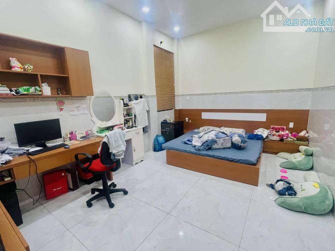 NHÀ LÊ QUANG ĐỊNH 4 TẦNG 135m2 NỞ HẬU, 7 PN ĐANG CHO THUÊ - GIÁ 19.9 TỶ - 4