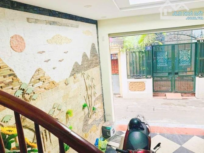 Bán nhà lô góc 2 thoáng, ngõ ba gác, cách mặt phố Hoàng Hoa Thám 70m - 4